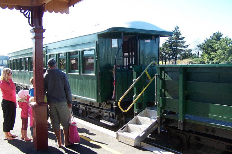 Boarding the train at Waihi Station Boarding the train at Waihi Station